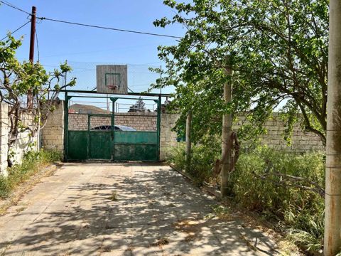 Satılır 4 otaqlı həyət evi/bağ evi 180 m² — Bakı