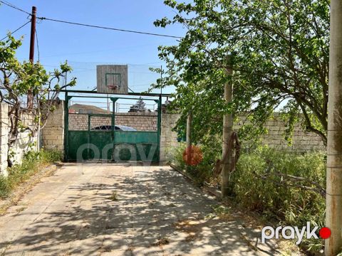 Satılır 4 otaqlı həyət evi/bağ evi 180 m²