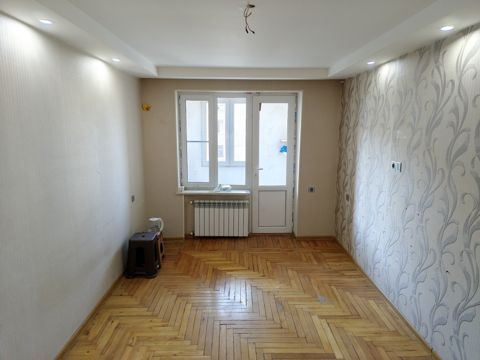 Satılır 2 otaqlı köhnə tikili 52.7 m² — Bakı