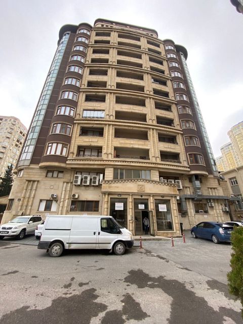 Satılır 3 otaqlı yeni tikili 147 m² — Bakı