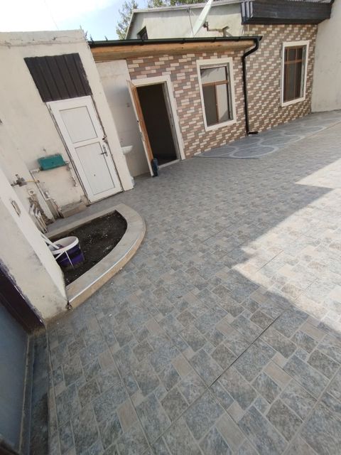 Satılır 3 otaqlı həyət evi/bağ evi 120 m² — Bakı