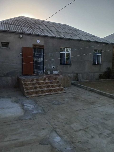 Satılır 3 otaqlı həyət evi/bağ evi 120 m² — Bakı