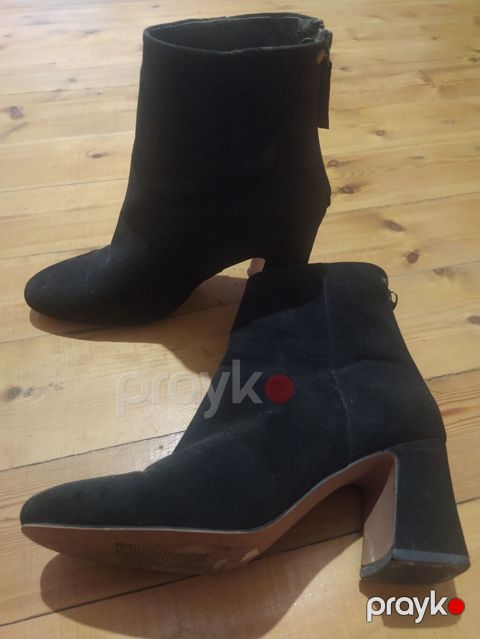 Qadın üçün qara qısa çəkmələr az geyinilib teze kimidi - Model — Digah