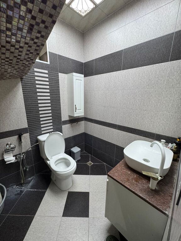 Satılır 4 otaqlı həyət evi/bağ evi 200 m² — Ev, villa, Bakı (7)