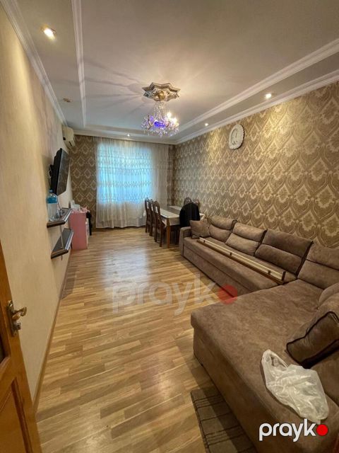 İcarəyə verilir 3 otaqlı köhnə tikili 90 m²