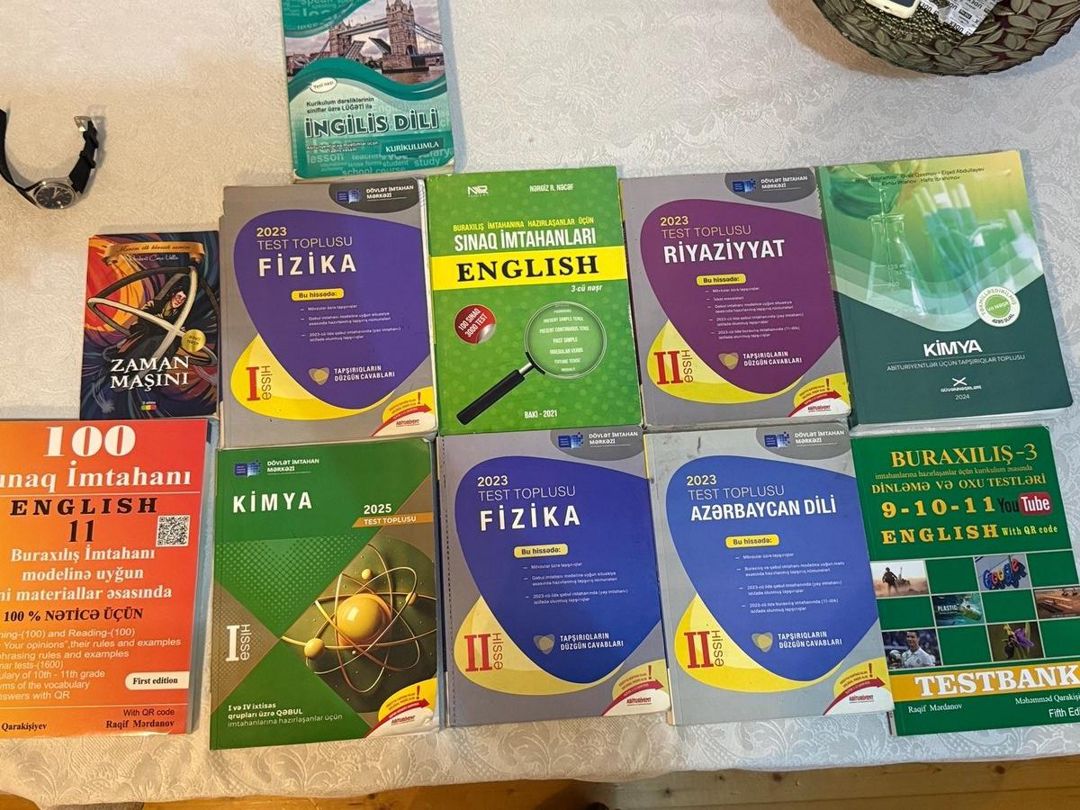 Dərsliklər — Sırt çantaları, ranelər, çantalar, Bakı (3)