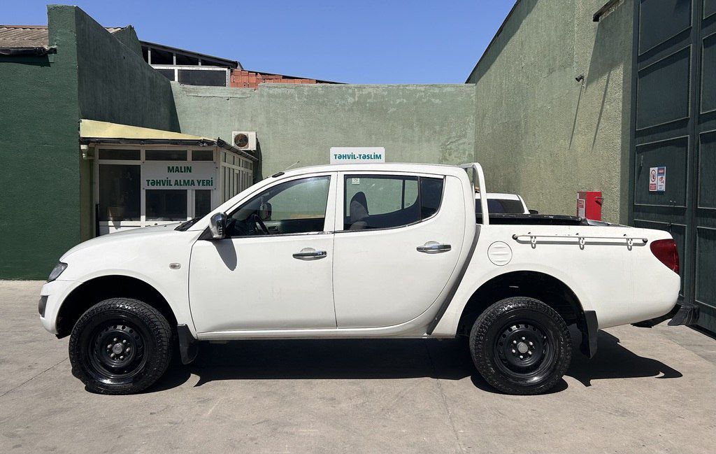 Mitsubishi L200, 2.5 L, 2011 il, 950 000 km — Avtomobillər, Bakı (4)