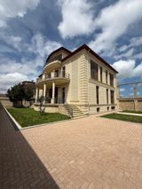 Satılır 5 otaqlı həyət evi/bağ evi 380 m² — Mehran bəy