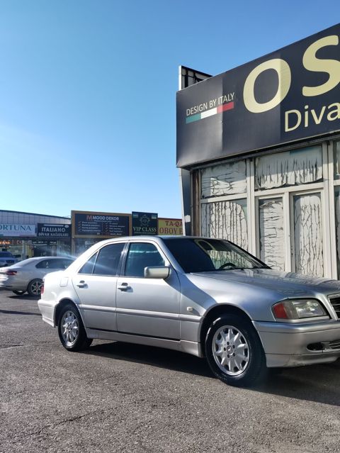 Mercedes-Benz C-Class: 2.2 l 1998 il Sedan — Qobu