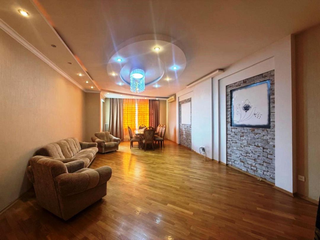 Satılır 4 otaqlı yeni tikili 208 m² — Mənzil, Bakı (2)