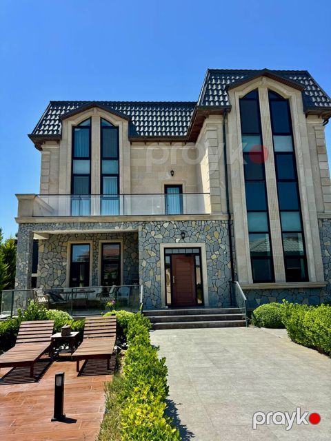 İcarəyə verilir 8 otaqlı həyət evi/bağ evi 700 m²