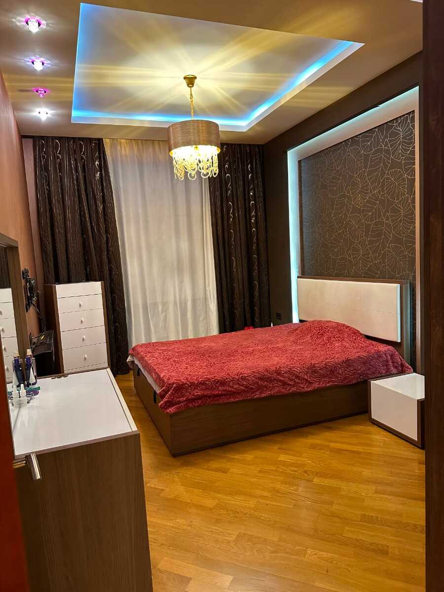 Satılır 3 otaqlı yeni tikili 130 m² — Mənzil, Bakı (2)