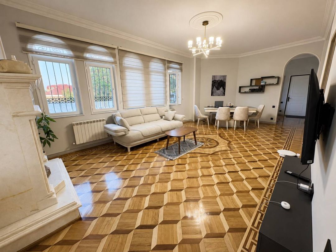Satılır 6 otaqlı həyət evi/bağ evi 250 m² — Ev, villa, Bakı (6)