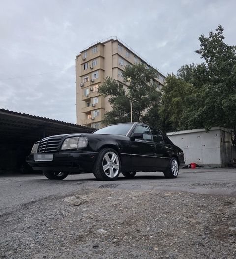 Mercedes 220 E, 2.2 L, 1994 il, 265 400 km — Bakı