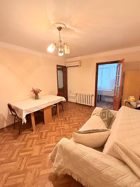 İcarəyə verilir 2 otaqlı köhnə tikili 40 m² — Bakı