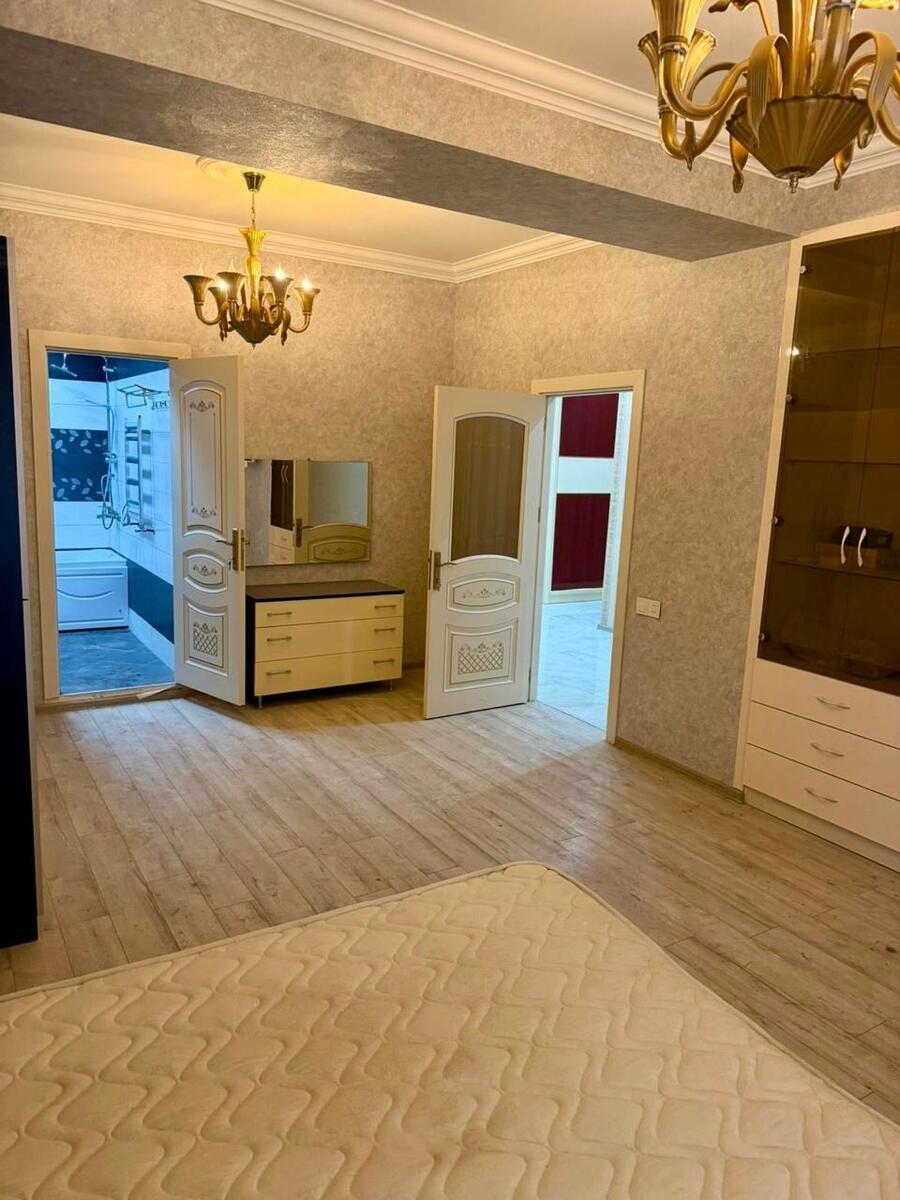 Satılır 4 otaqlı yeni tikili 190 m² — Mənzil, Bakı (9)