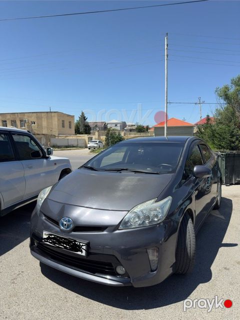 Toyota Prius, 1.8 L, 1.3 kWh, 2013 il, 643 738 km