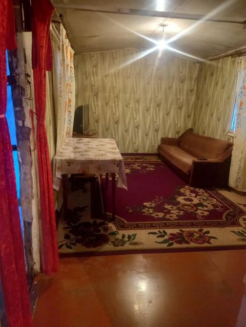 Yaşayış üçün vaqon uzunu 9 .eni 3.50 qiymet 5500 ral alıcıya endirim