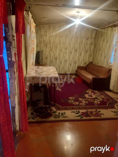 Yaşayış üçün vaqon uzunu 9 .eni 3.50 qiymet 5500 ral alıcıya endirim