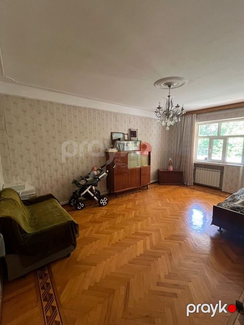 Satılır 3 otaqlı köhnə tikili 80 m²