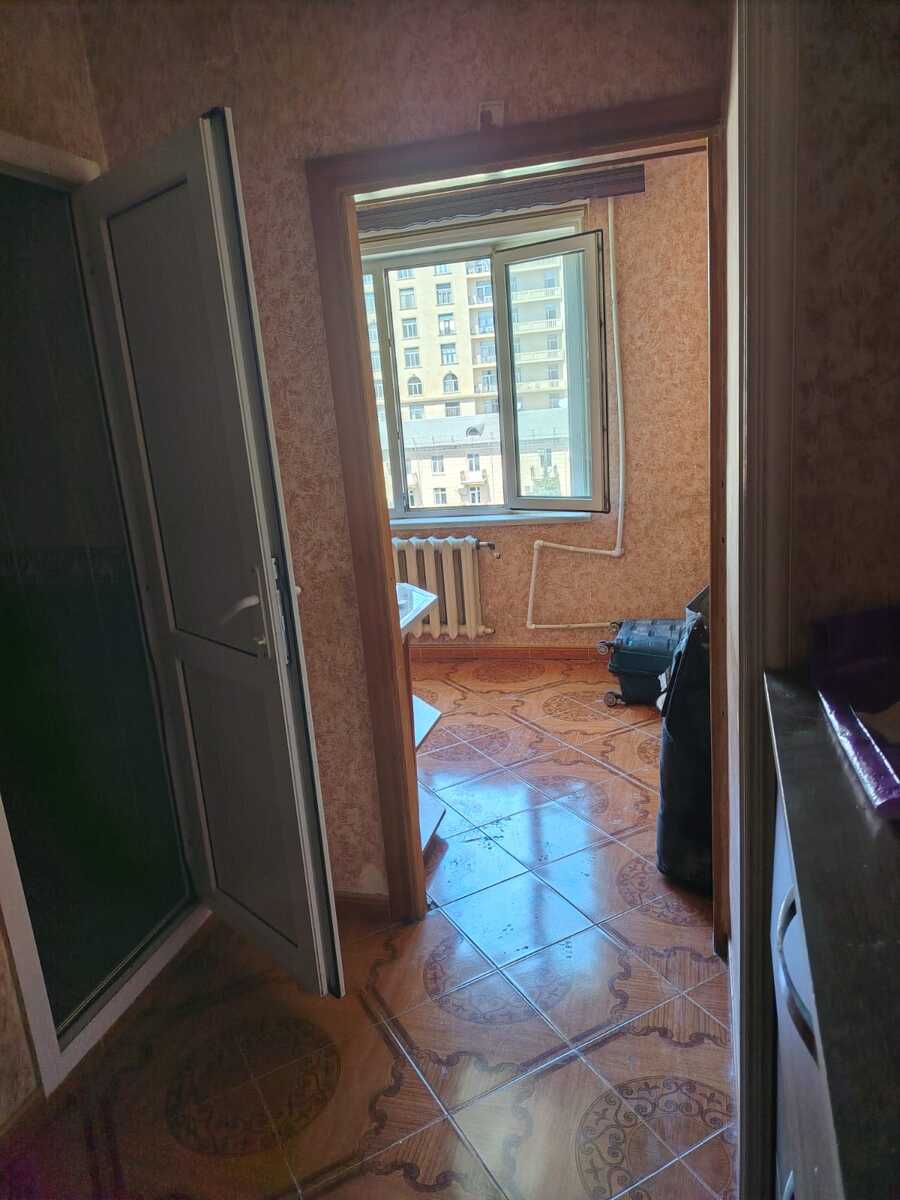 Satılır 2 otaqlı köhnə tikili 65 m² — Mənzil, Bakı (4)