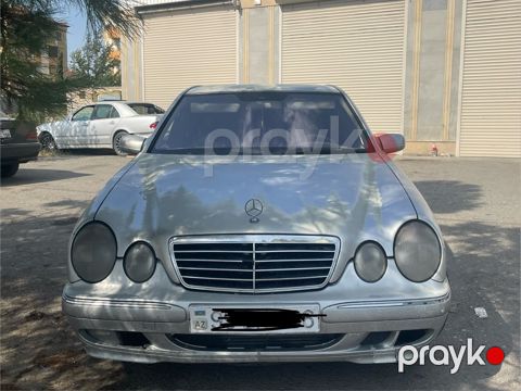 Mercedes E 220, 2.2 L, 1999 il, 450 000 km