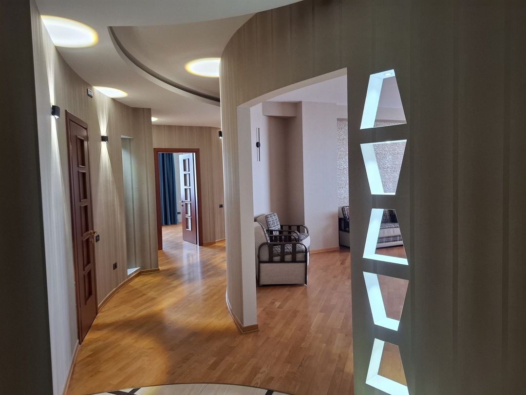 İcarəyə verilir 3 otaqlı yeni tikili 180 m² — Mənzil, Bakı (4)