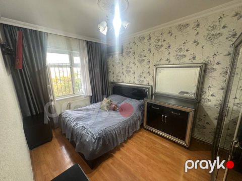 Satılır 4 otaqlı köhnə tikili 100 m²