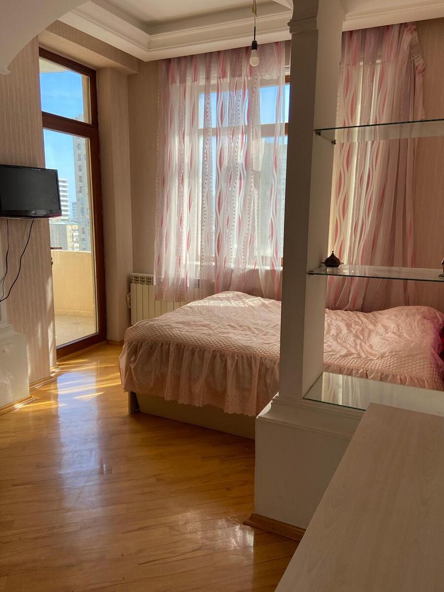 İcarəyə verilir 4 otaqlı yeni tikili 221 m² — Mənzil, Bakı (6)