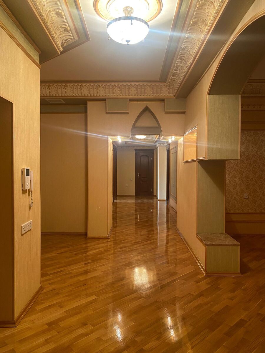 Satılır 4 otaqlı yeni tikili 250 m² — Mənzil, Bakı (11)