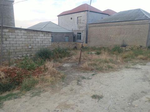 Masazirda 5 sot torpaq satılır butov 1 darvaza yeri var şəxsi tikili — Masazır