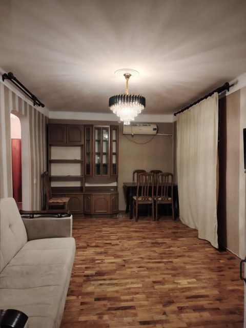 Satılır 1 otaqlı köhnə tikili 35 m² — Bakı
