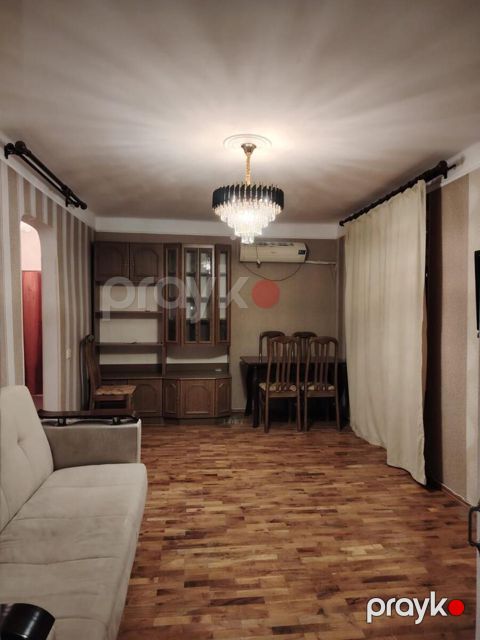 Satılır 1 otaqlı köhnə tikili 35 m²