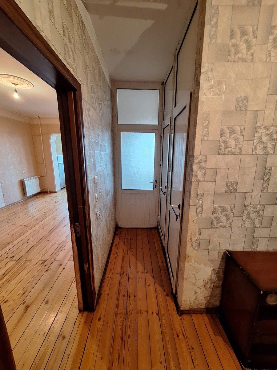 Satılır 2 otaqlı köhnə tikili 56 m² — Mənzil, Bakı (8)