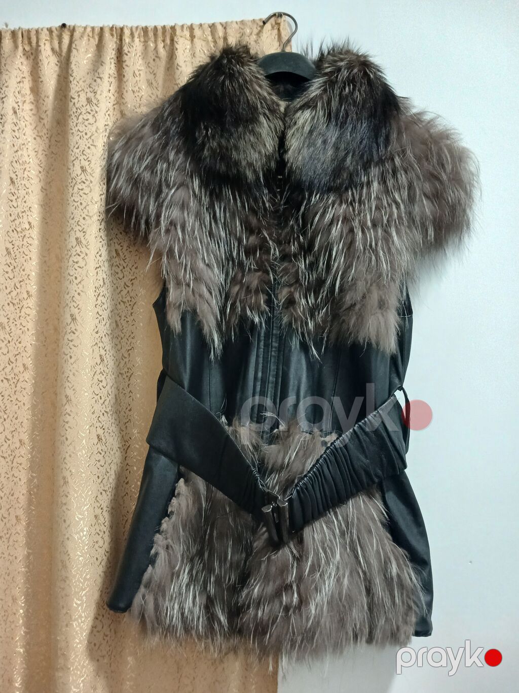 Qadın üçün dəri və süni kürk detallarına malik jilet/plaş - Material — Yelek, Bakı (2)
