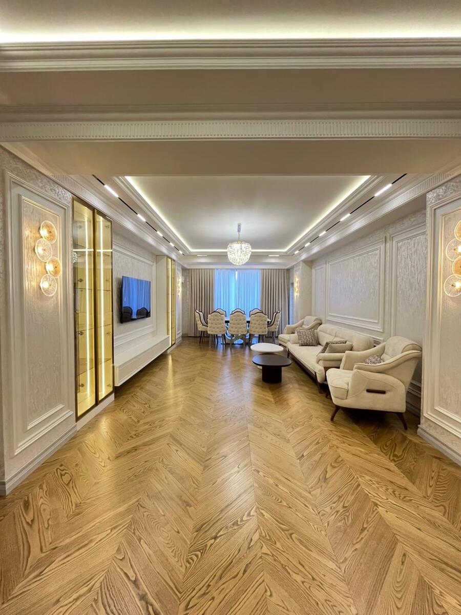 Satılır 4 otaqlı yeni tikili 233 m² — Mənzil, Bakı