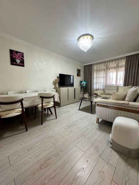 Satılır 2 otaqlı köhnə tikili 50 m² — Bakı