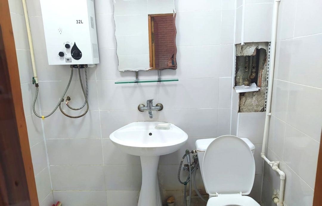 İcarəyə verilir 1 otaqlı köhnə tikili 42 m² — Mənzil, Bakı (3)