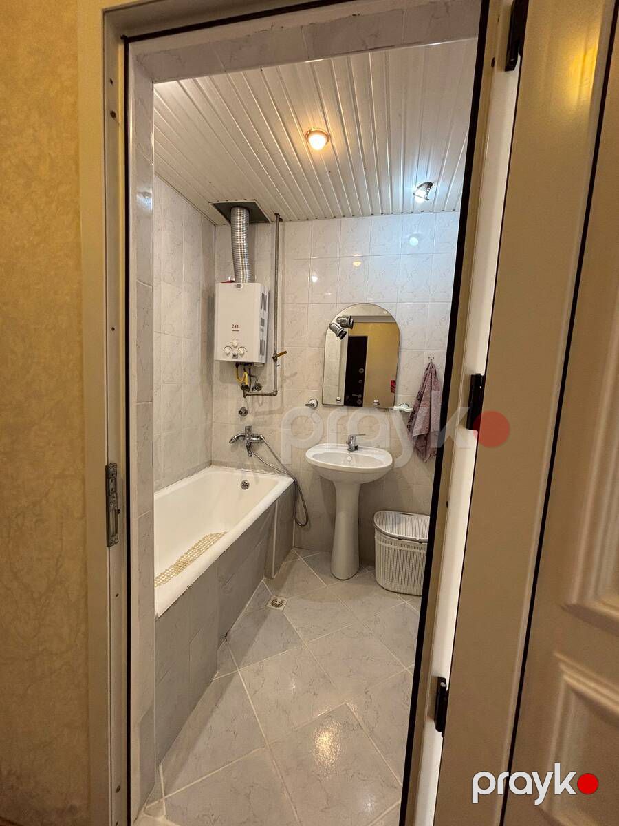 Satılır 2 otaqlı köhnə tikili 60 m² — Mənzil, Bakı (8)