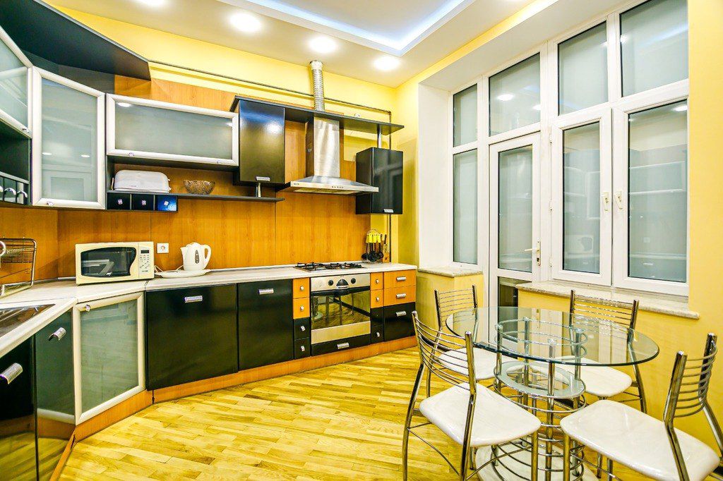 İcarəyə verilir 3 otaqlı köhnə tikili 132 m² — Mənzil, Bakı (2)