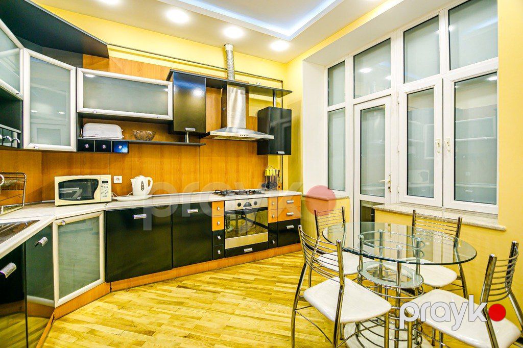 İcarəyə verilir 3 otaqlı köhnə tikili 132 m² — Mənzil, Bakı (2)