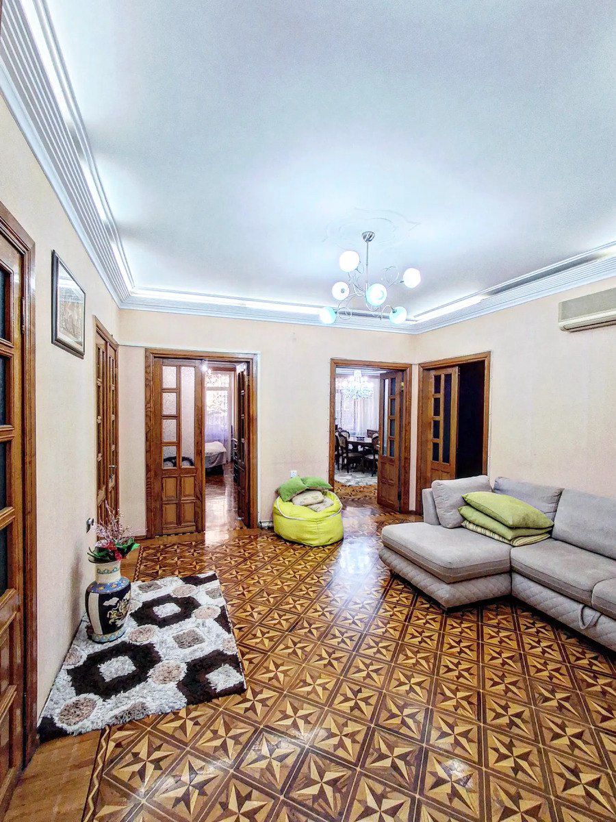 Satılır 4 otaqlı köhnə tikili 124 m² — Mənzil, Bakı (2)