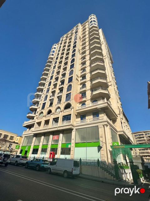 Satılır obyekt 740 m²