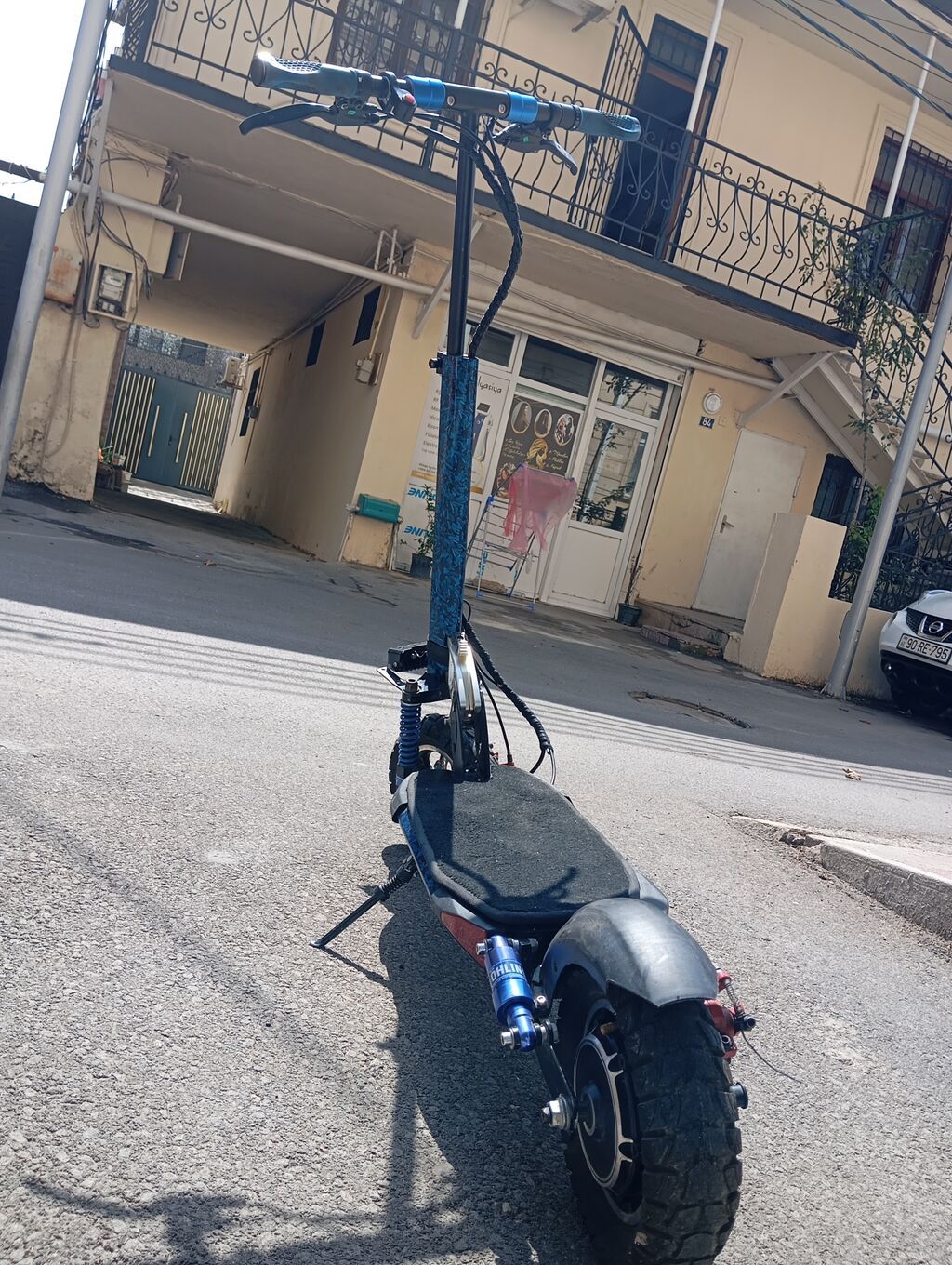 İşlənmiş Elektrik samokat 10", 1000 Vt, 45 km/s, Ünvandan götürmə, Ödənişli çatdırılma — İdman, hobi, istirahət, Bakı (4)