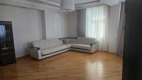 Satılır 4 otaqlı yeni tikili 170 m² — Bakı