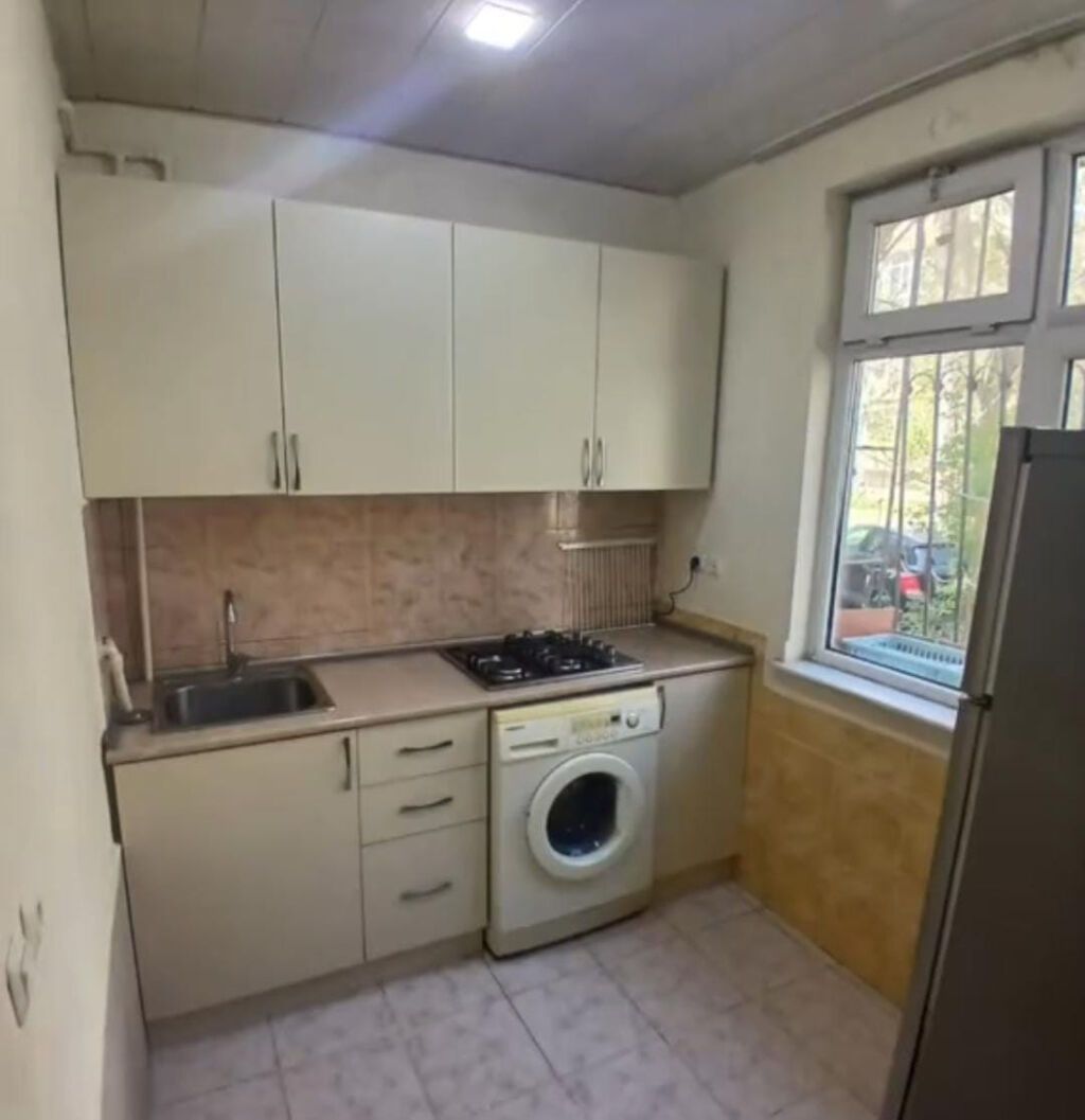 20 yanvar metrosuna yaxin 2 otaq bina evi ewyali kiraye verilir Aileye — Daşınmaz əmlak, Bakı (3)