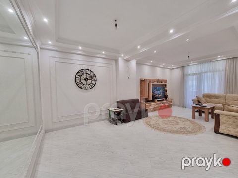 Satılır 4 otaqlı yeni tikili 180 m²