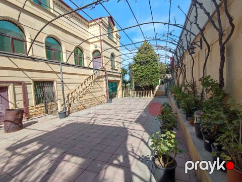 Satılır 6 otaqlı həyət evi/bağ evi 450 m²