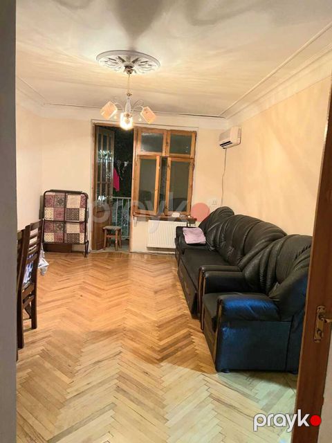 İcarəyə verilir 2 otaqlı köhnə tikili 55 m²