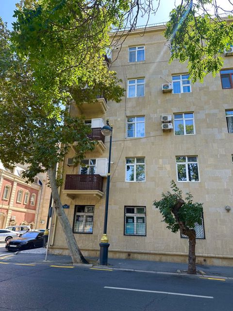 Satılır 1 otaqlı köhnə tikili 32 m² — Bakı